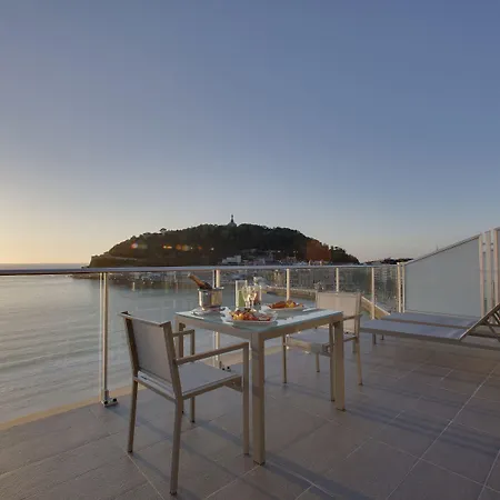 De Londres Y De Inglaterra סן סבסטיאן