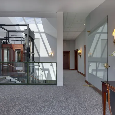 De Londres Y De Inglaterra מלון