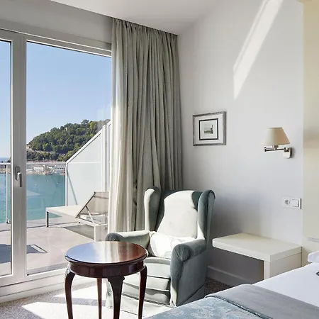 De Londres Y De Inglaterra סן סבסטיאן