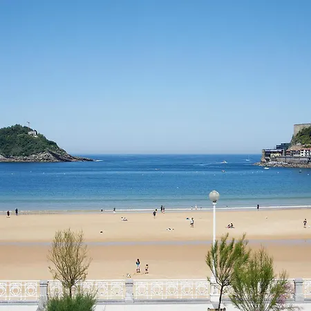 מלון De Londres Y De Inglaterra 4*