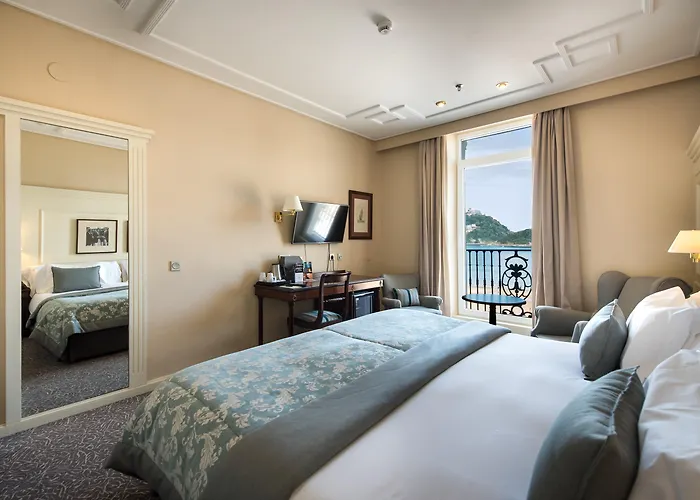 De Londres Y De Inglaterra Сан-Себастьян