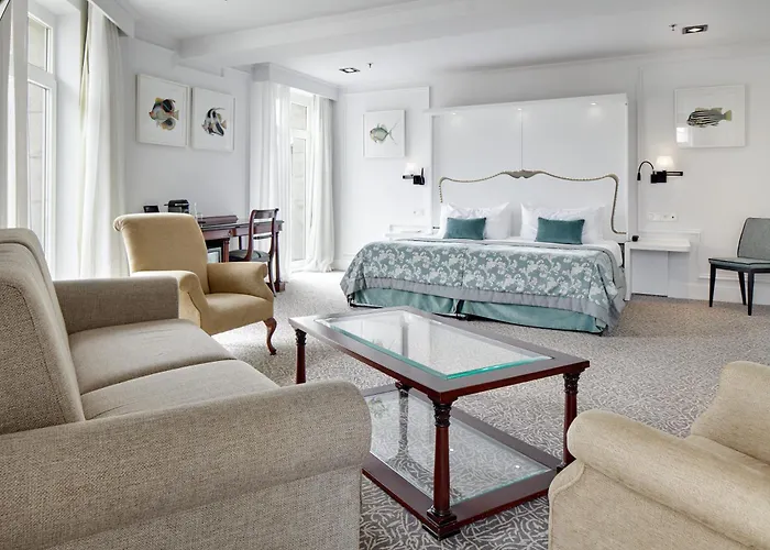 De Londres Y De Inglaterra Отель 4*