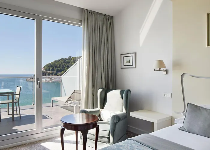 De Londres Y De Inglaterra סן סבסטיאן