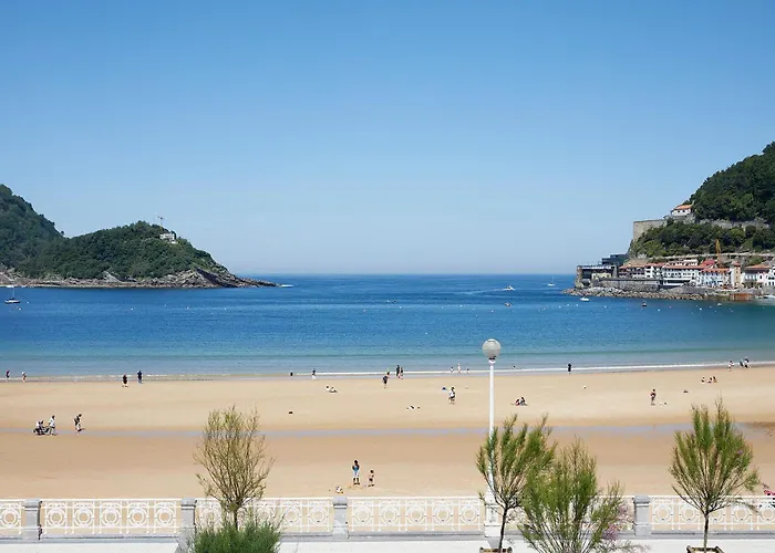 מלון De Londres Y De Inglaterra 4*